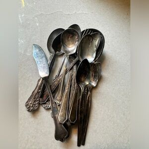 Lot of vintage silverplate utinsels